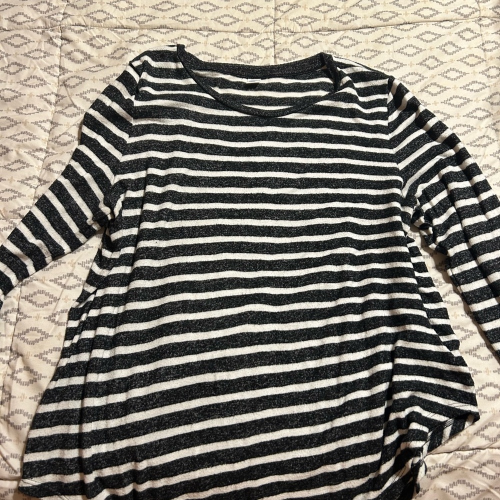 Old Navy Black and White Striped Long Sleeve Top